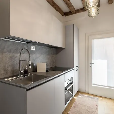 Place - Mistro House Holiday home *